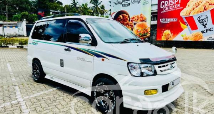 TOYOTA NOAH KR42 2000