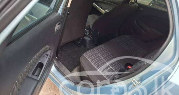 MAZDA DEMIO 2010