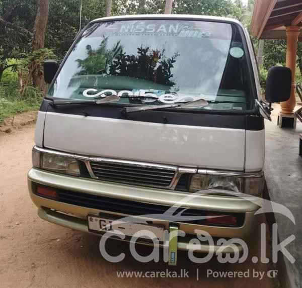 NISSAN CARAVAN 1995