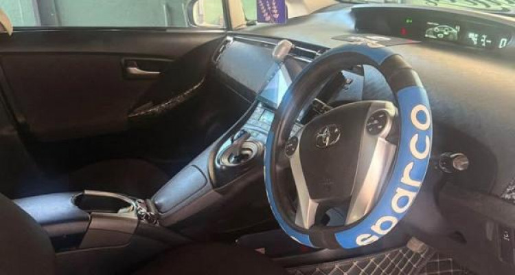TOYOTA PRIUS 2012