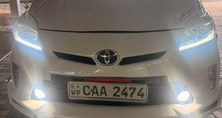 TOYOTA PRIUS 2012