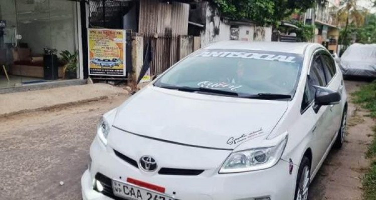 TOYOTA PRIUS 2012