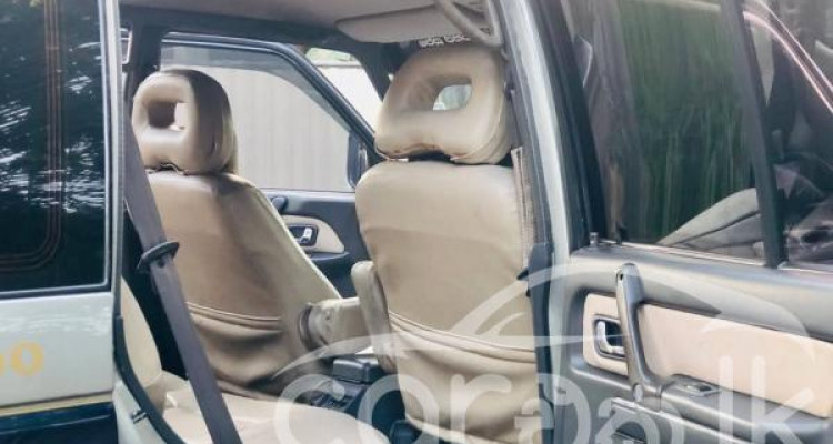 MITSUBISHI PAJERO 1995