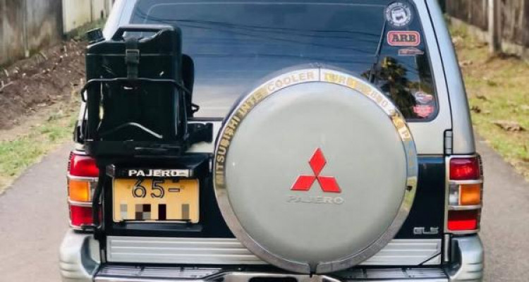 MITSUBISHI PAJERO 1995