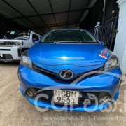 TOYOTA VITZ 2017
