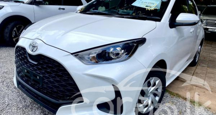 TOYOTA YARIS 2024