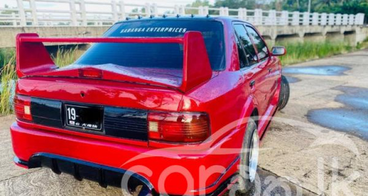 MAZDA FAMILIA 1993