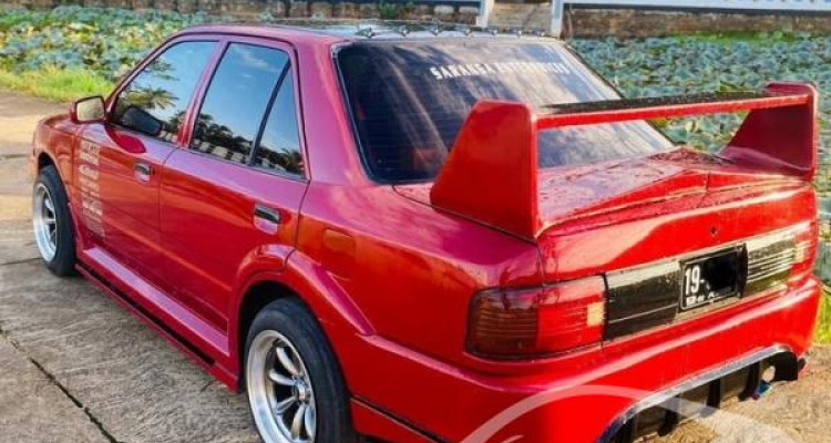 MAZDA FAMILIA 1993