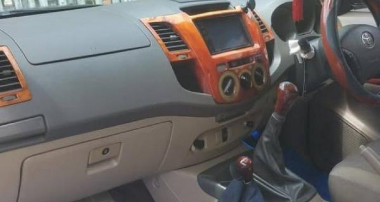 TOYOTA HILUX VIGO 2011