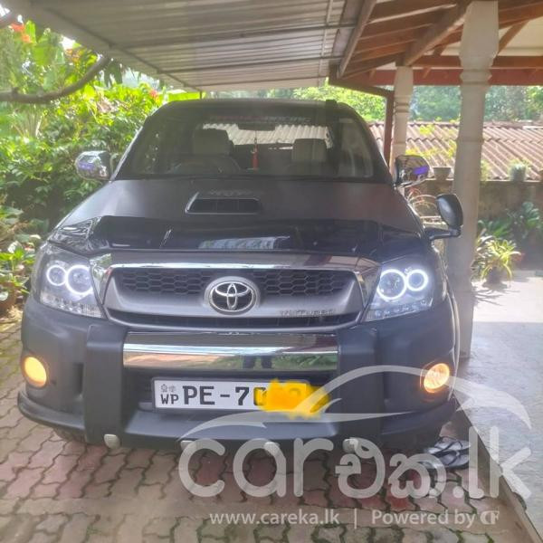 TOYOTA HILUX VIGO 2011