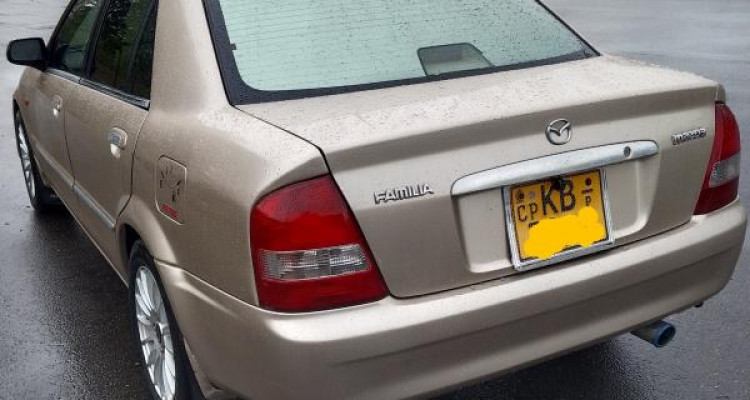 MAZDA FAMILIA 2001