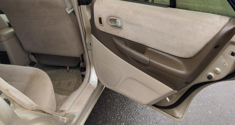 MAZDA FAMILIA 2001