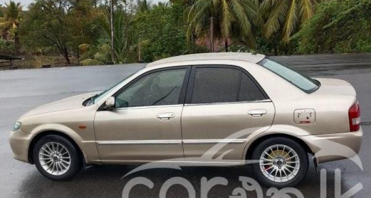 MAZDA FAMILIA 2001