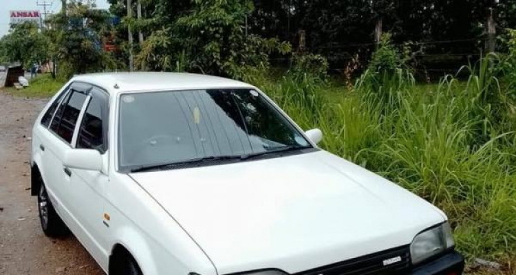 MAZDA FAMILIA 1988