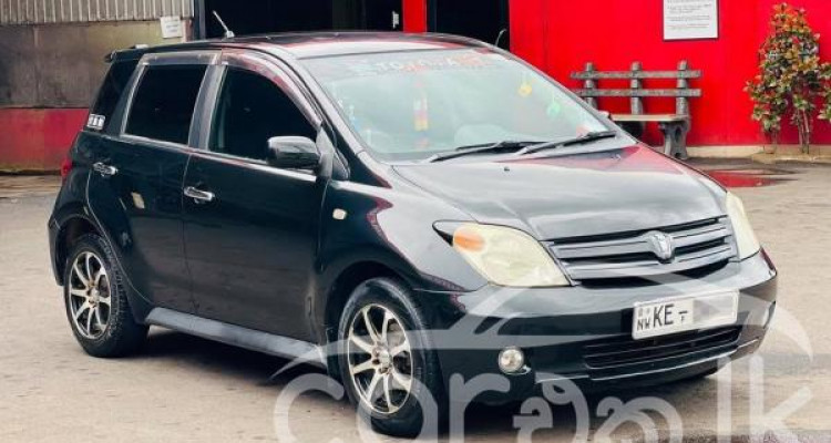 TOYOTA IST 2002