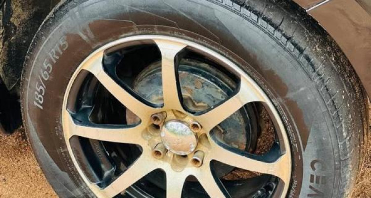 TOYOTA IST 2002