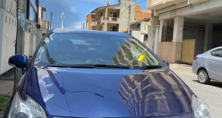 TOYOTA PRIUS 2011