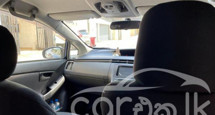 TOYOTA PRIUS 2011
