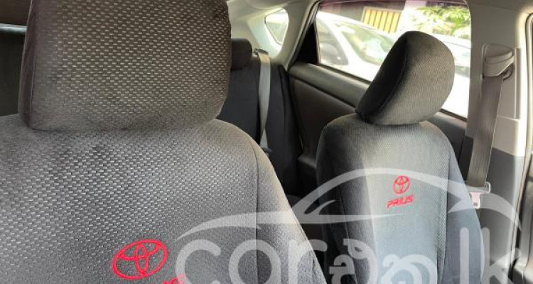 TOYOTA PRIUS 2011