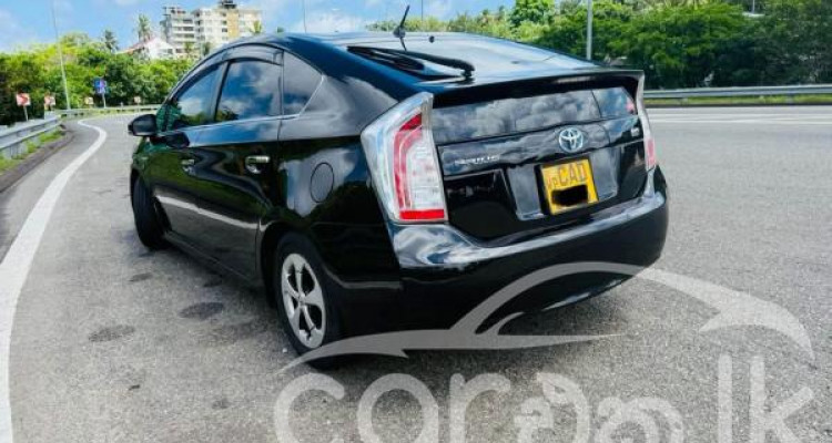 TOYOTA PRIUS 2013