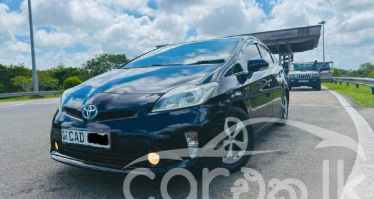 TOYOTA PRIUS 2013