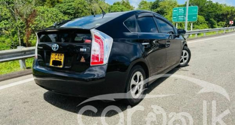 TOYOTA PRIUS 2013