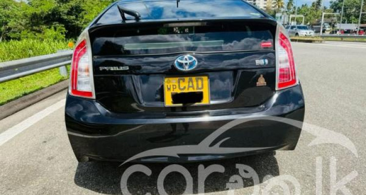 TOYOTA PRIUS 2013