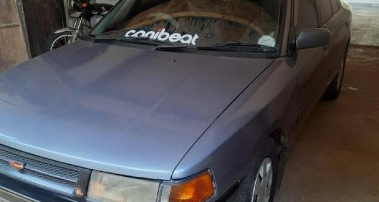 MAZDA FAMILIA 1990