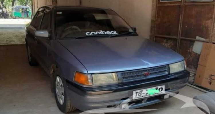 MAZDA FAMILIA 1990