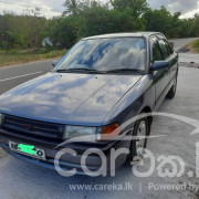 MAZDA FAMILIA 1990
