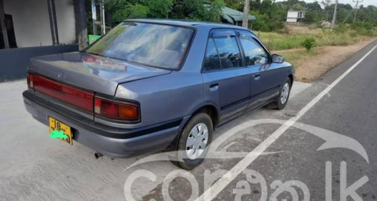 MAZDA FAMILIA 1990