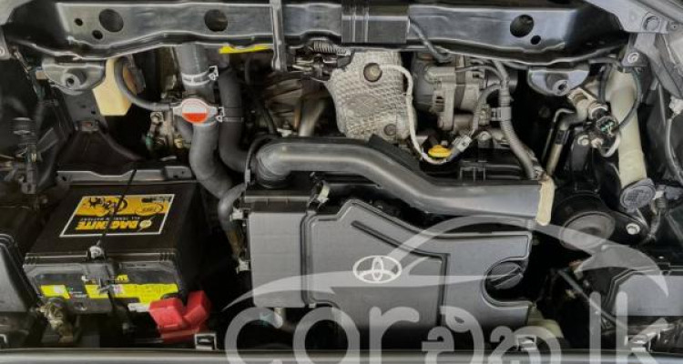 TOYOTA VITZ 2016