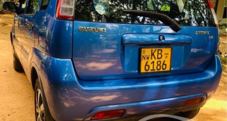 SUZUKI SWIFT 2004