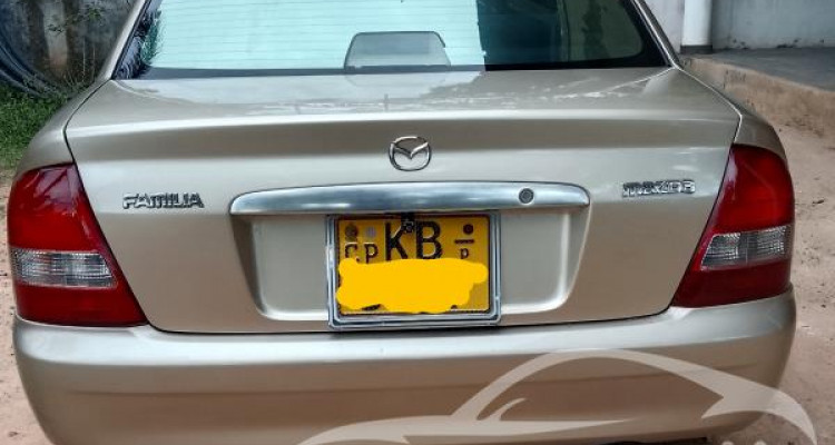 MAZDA FAMILIA 2001