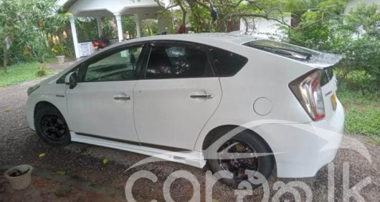 TOYOTA PRIUS 2012