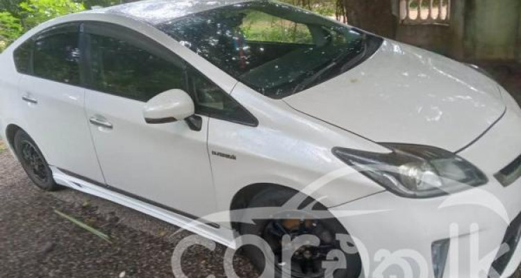 TOYOTA PRIUS 2012
