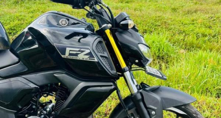 YAMAHA FZ 2015