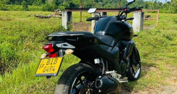 YAMAHA FZ 2015