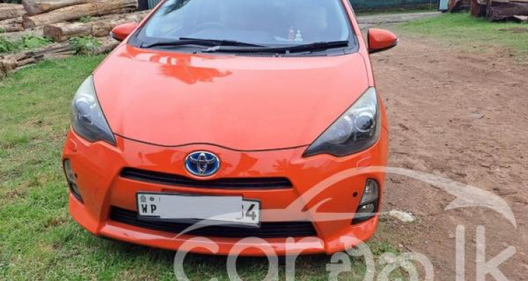 TOYOTA AQUA 2013