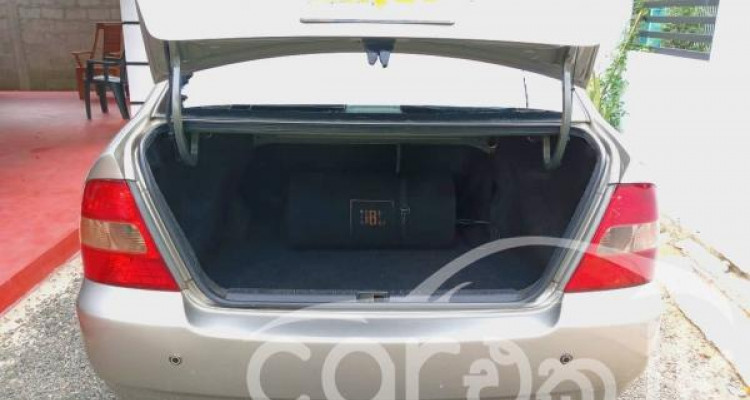 TOYOTA COROLLA 121 2000