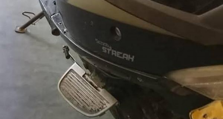 TVS SCOOTY STREAK 2011