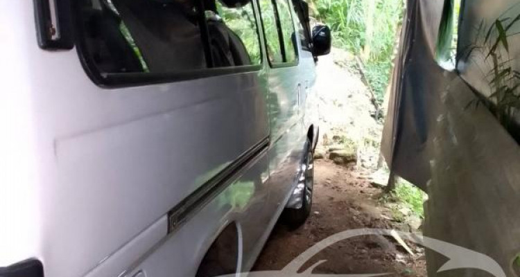NISSAN CARAVAN 1997