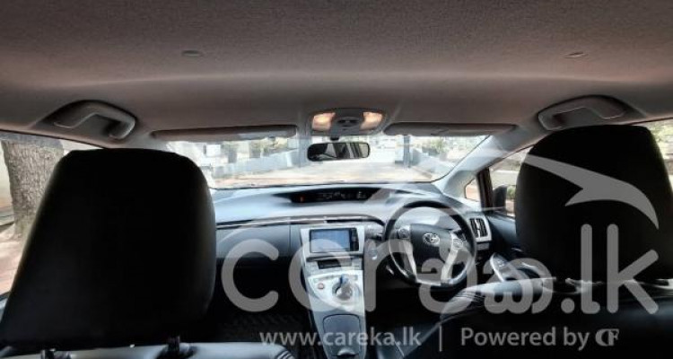 TOYOTA PRIUS 2014