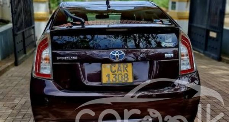 TOYOTA PRIUS 2014