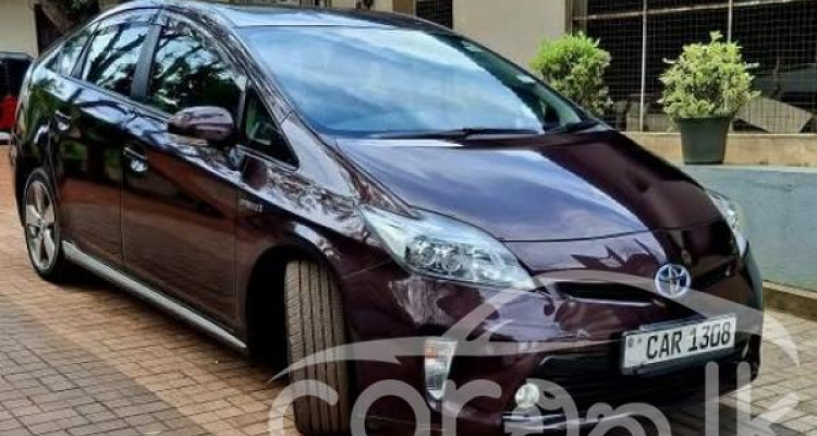 TOYOTA PRIUS 2014