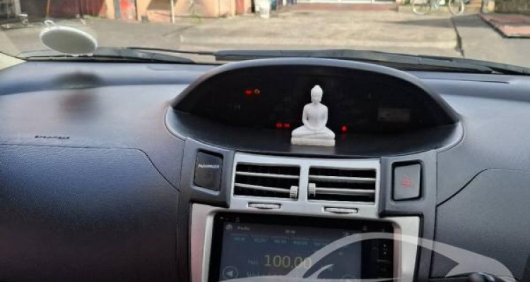 TOYOTA VITZ 2007