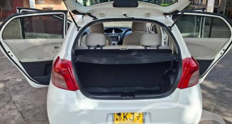 TOYOTA VITZ 2007