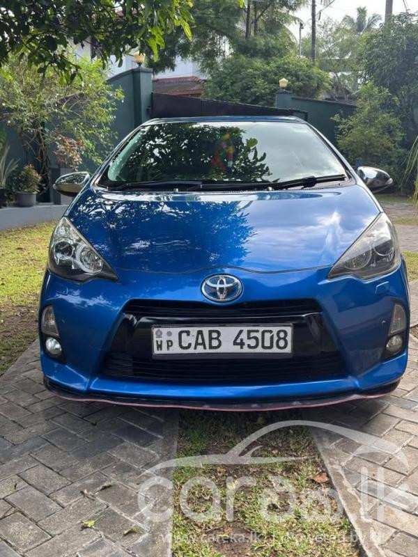 TOYOTA AQUA 2013