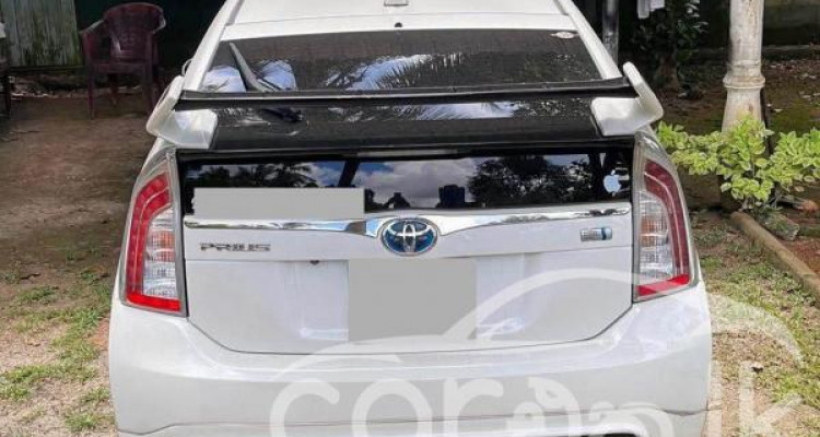 TOYOTA PRIUS 2013