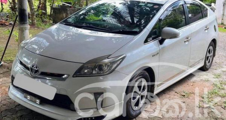 TOYOTA PRIUS 2013
